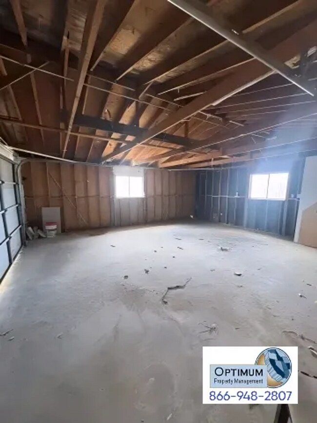 Building Photo - Fully Remodeled 3BD/2BA Home on Spacious Lot