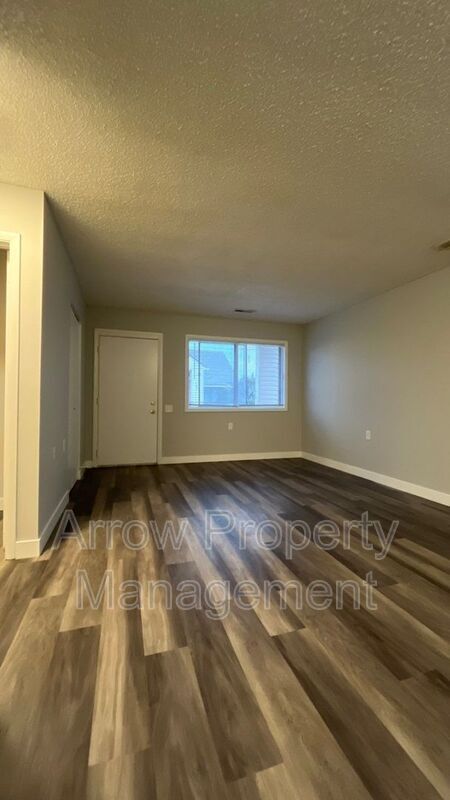 Building Photo - 11141 N 137th St