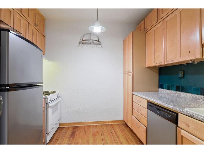 Building Photo - 11 S 12th St