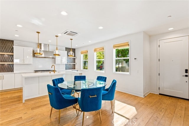 Building Photo - 2116 Cresta Dr