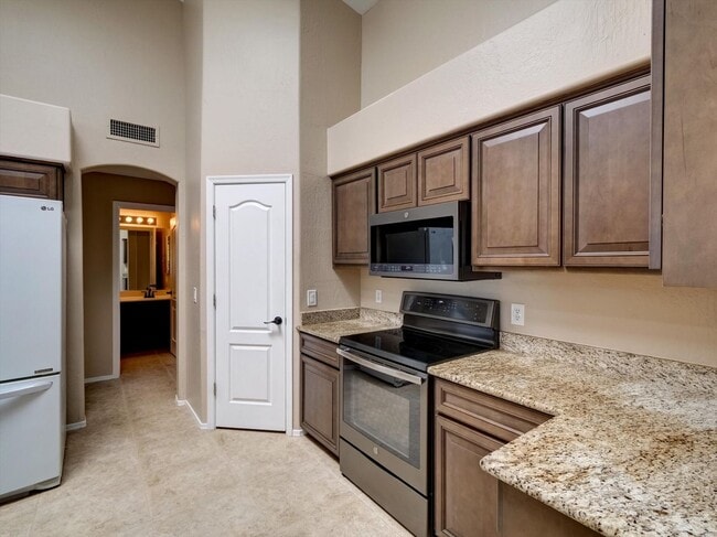 Building Photo - 3 bd 2 bth 2120 sq ft in stonehaven in scottdale