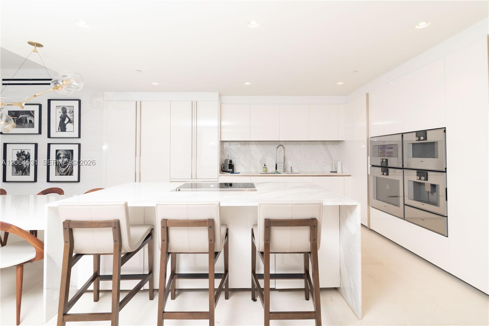 Building Photo - 10201 Collins Ave