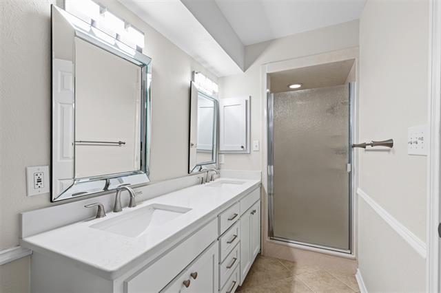 Building Photo - 1600 Fairwind Ct