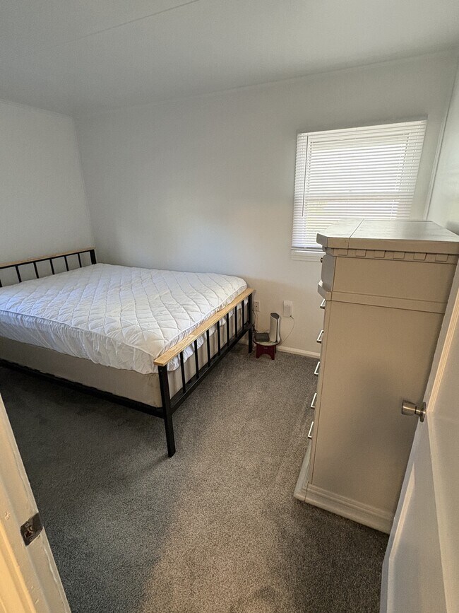 Building Photo - 22 Savannah St