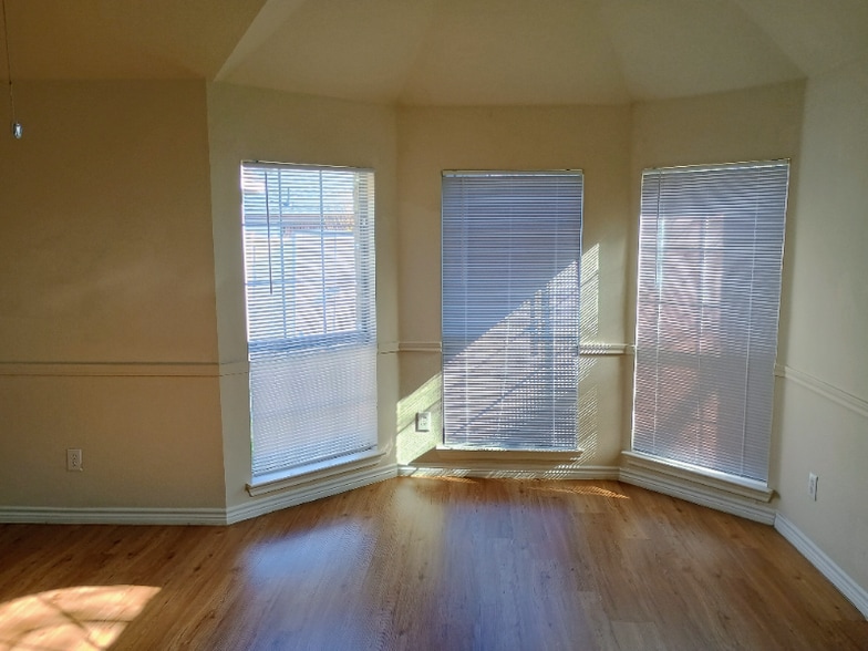 Building Photo - 1607 Monte Carlo Dr