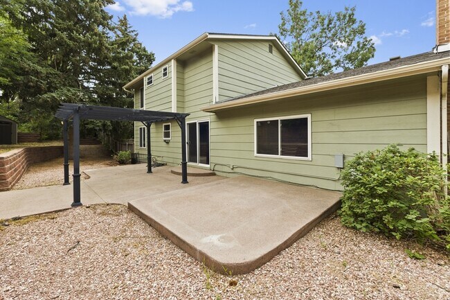 Building Photo - 5647 Old Farm Cir E