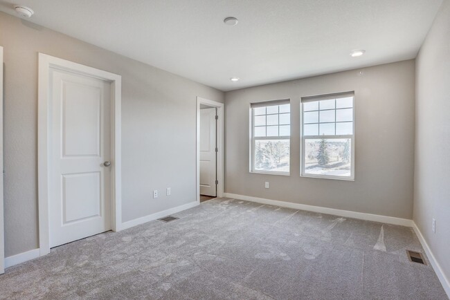 Building Photo - $2,500.00 - 3 Bedrooms and 2.5 Bathrooms T...