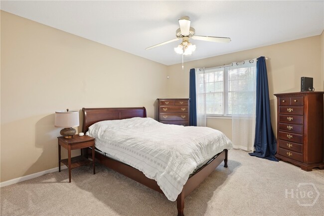 Building Photo - 204 Pine Grove Dr