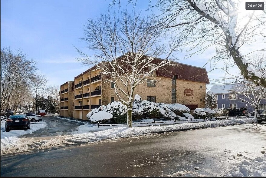 Building Photo - 43-51-51 Albion St