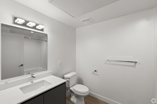 Building Photo - Beautiful Two Bedroom! 401