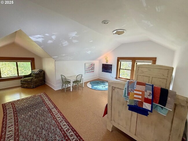 Building Photo - 1702 Cedar St