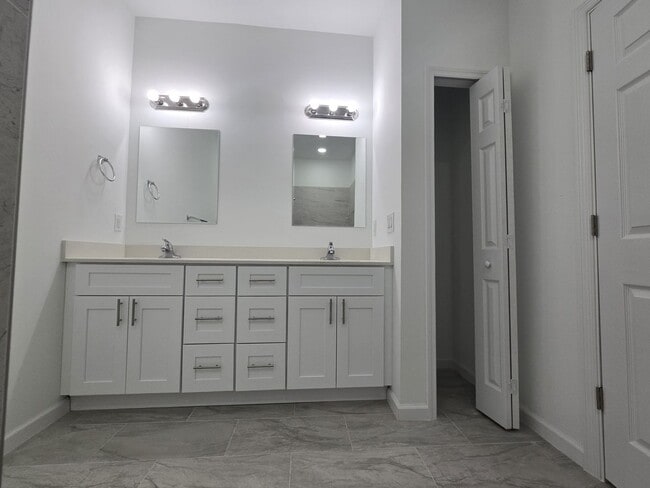 Building Photo - BRAND NEW 4/2/2-SOUTH LEHIGH ACRES