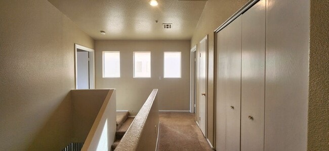 Building Photo - Condo in Gated Genevieve Court