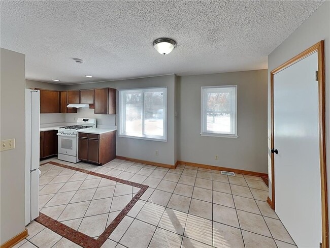 Building Photo - 2605 Eastman Dr