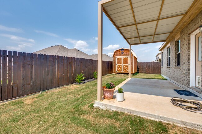 Building Photo - 3015 Watercrest Dr