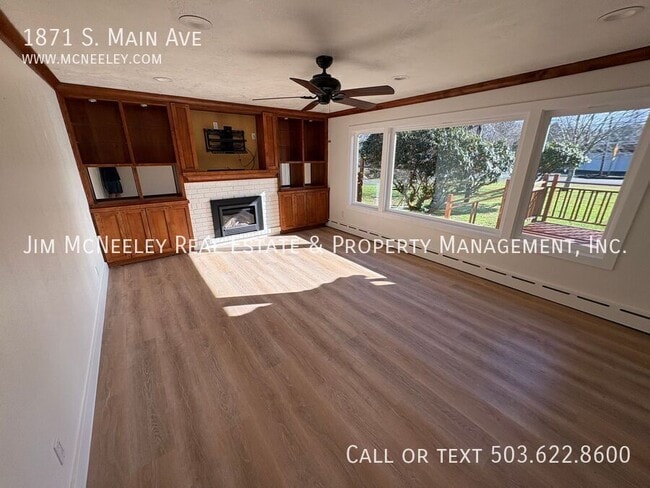 Building Photo - 1871 S Main Ave