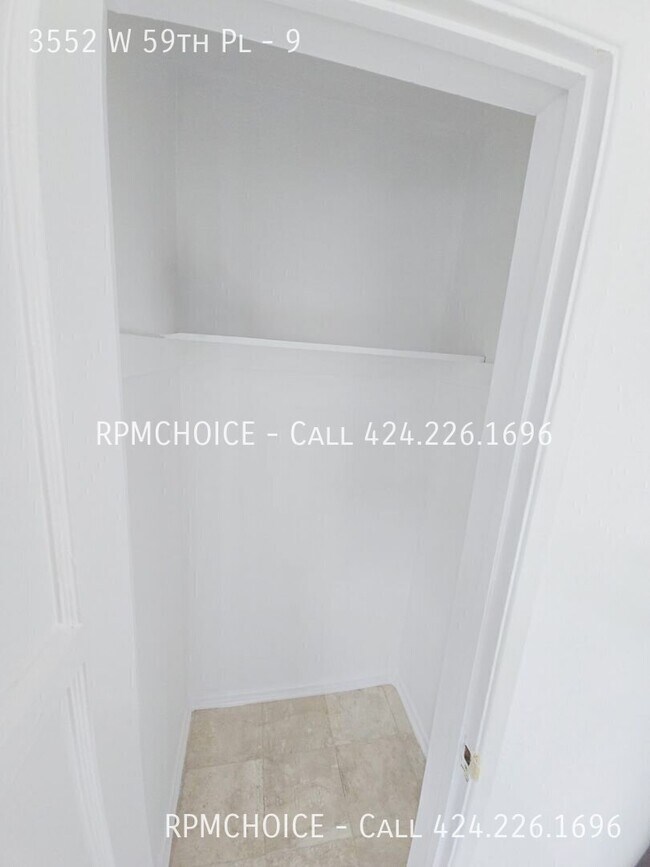 Building Photo - 3552 W 59th Pl