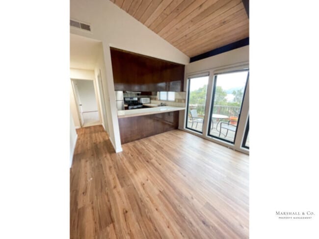 Building Photo - BEAUTIFUL 2 BD/1BA HOUSE WITH PRIVATE DECK, VIEWS, NEW W&amp;D, GARAGE, UPDATES