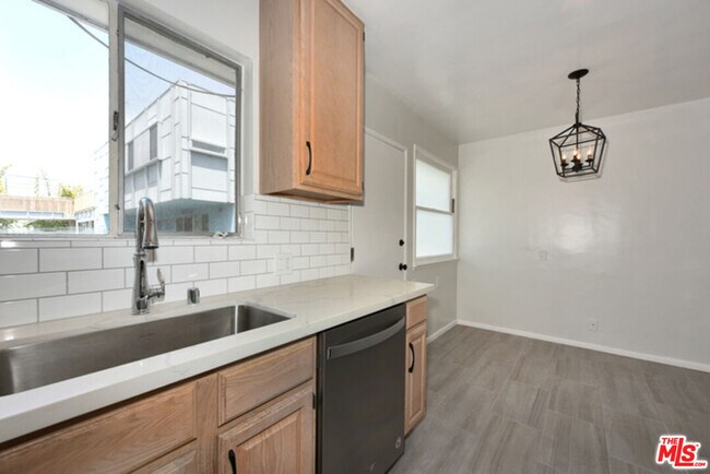Building Photo - 2427 S Centinela Ave