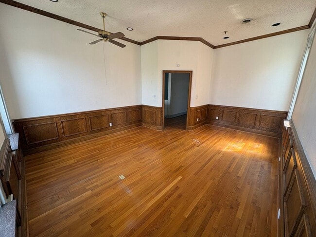 Building Photo - 201 Summit Loft