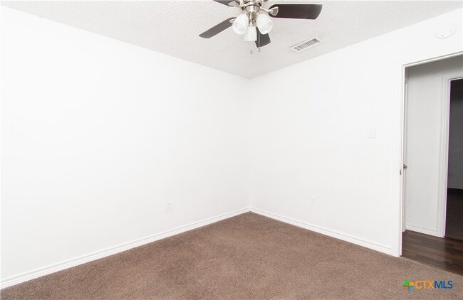 Building Photo - 2407 Lago Trail