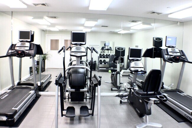 Building Photo - 1282 Broadway-SI ID344485P