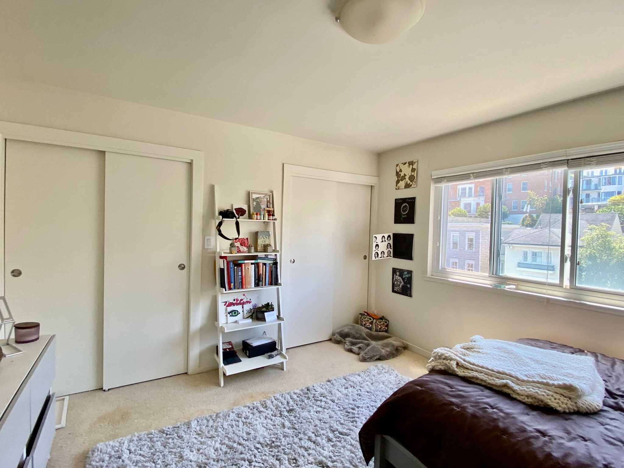 Master bedroom with 2 closets - 1998 Pacific Ave