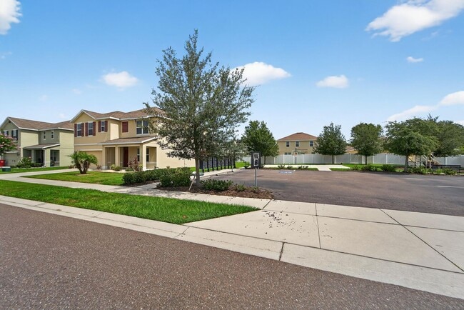 Building Photo - Stunning 5 bed/ 2 bath