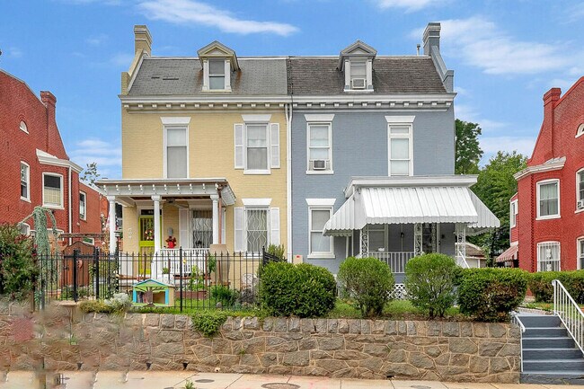 Front Exterior - 451 Park Rd NW