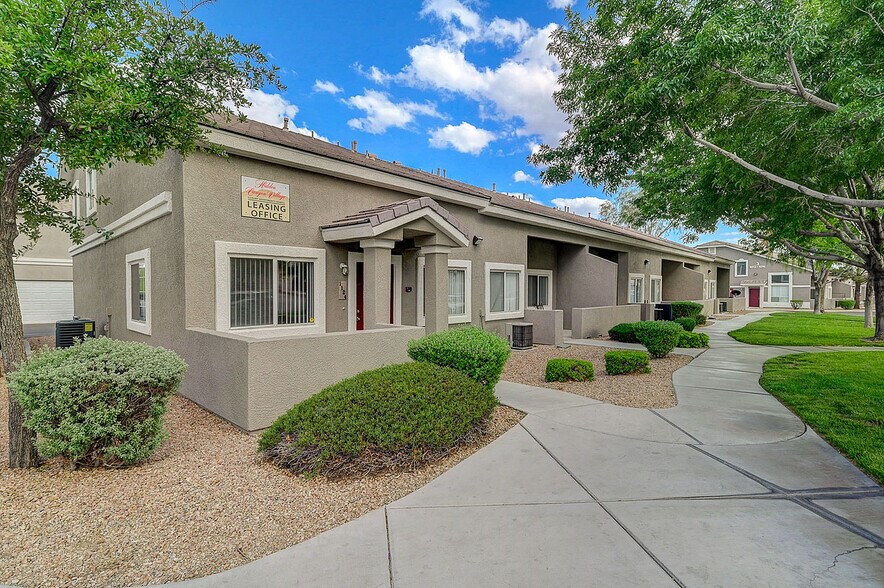 Townhomes For Rent in North Las Vegas - Hidden Canyon Village