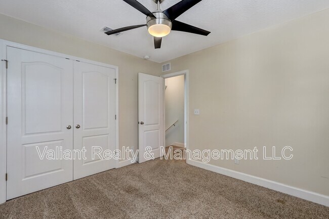 Building Photo - 2110 3rd St