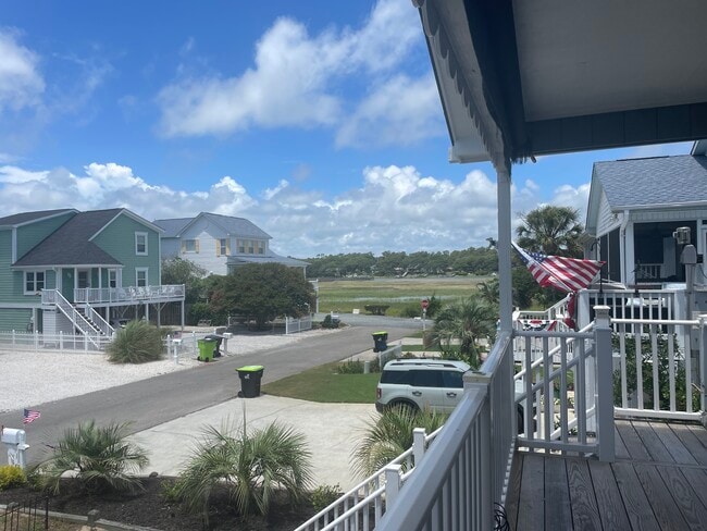 Building Photo - 120 Frigate Dr