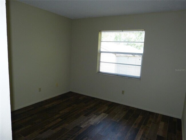 Building Photo - 2528 Elderberry Dr