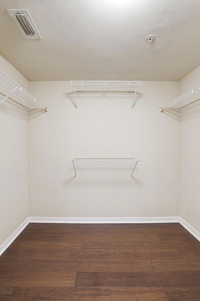 Building Photo - 6559 Emerald Dunes Dr