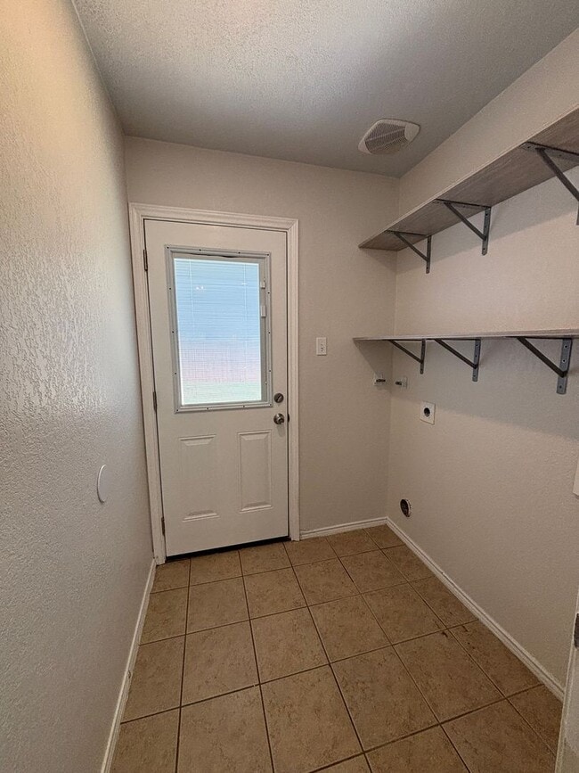 Building Photo - 532 Jeffdale Dr