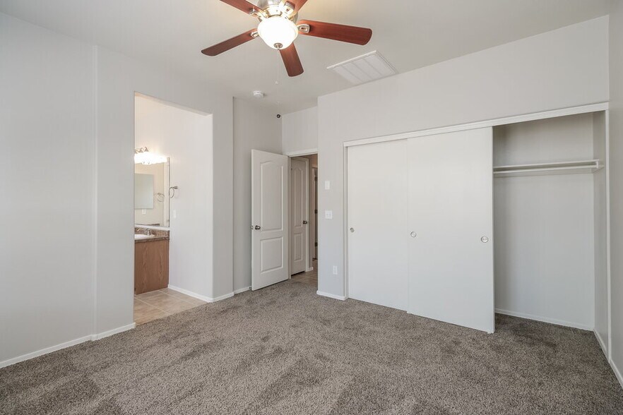 Building Photo - 21822 E Gold Canyon Dr