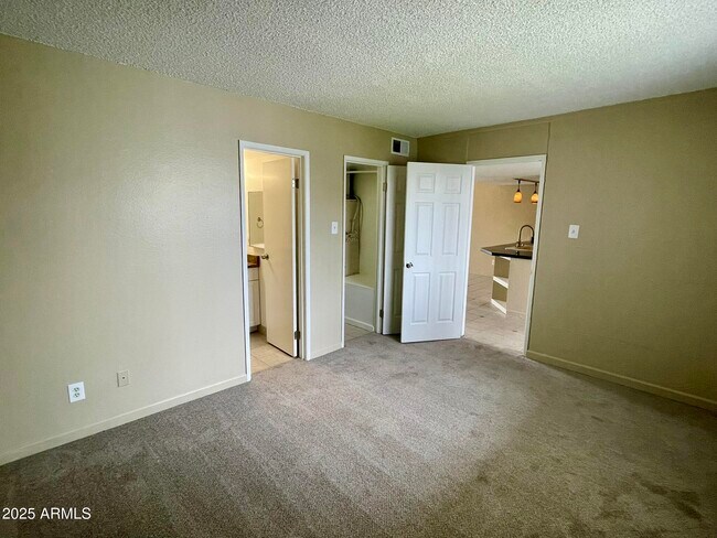 Building Photo - 3313 N 68th St