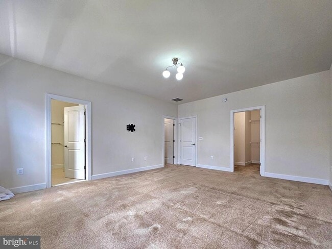 Building Photo - 8820 Englewood Farms Dr
