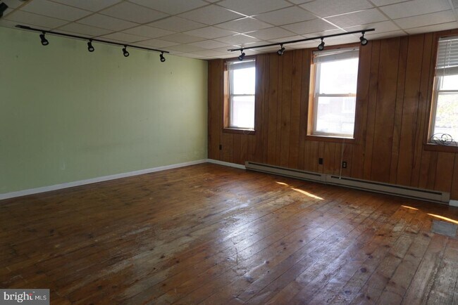 Building Photo - 117 E Lancaster Ave