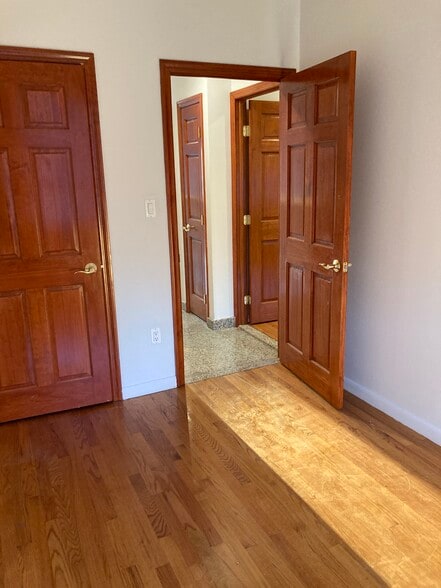 Bedroom - 14-16A Clintonville St