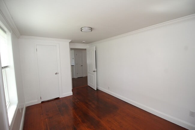 Building Photo - 96 Walnut Ln