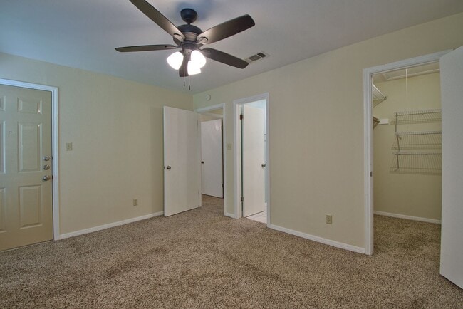 Building Photo - 6489 Hart Ln