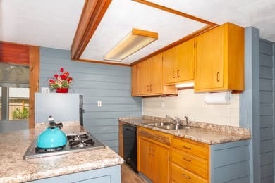 Building Photo - 40324 Lynn Rd