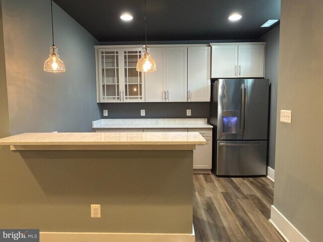 Building Photo - 8 Ramsdell Ct