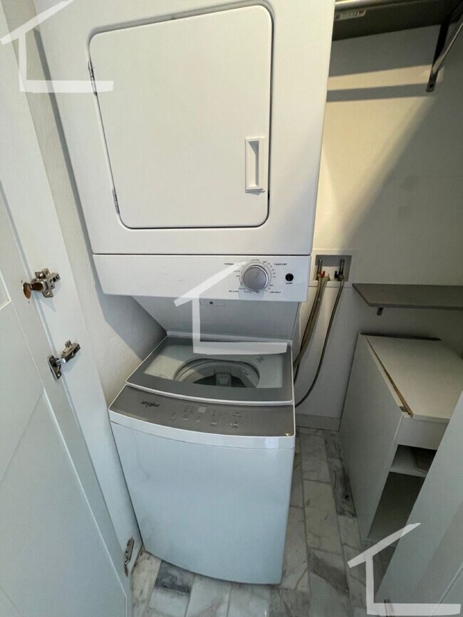 Building Photo - HOT CAMBRIDGE LISTING!!!!!