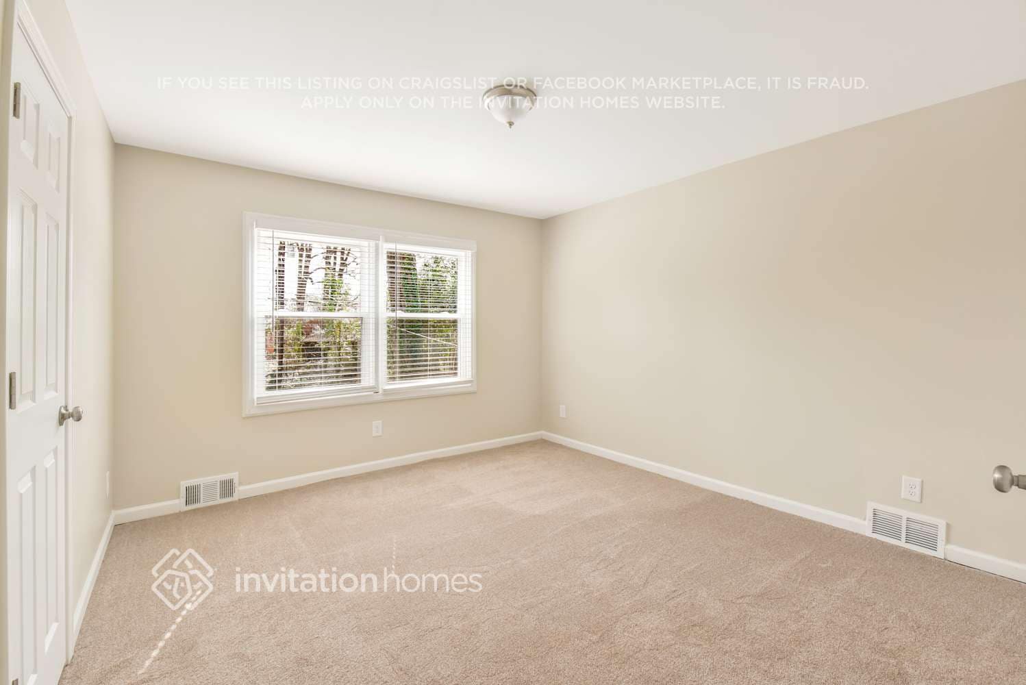 Building Photo - 3332 Bonneville Dr