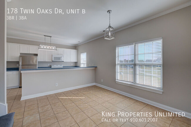 Building Photo - 178 Twin Oaks Dr