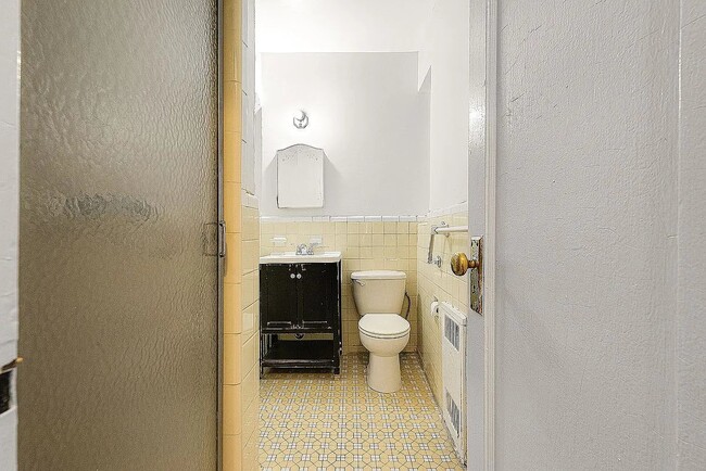 Building Photo - 110-35 72nd Rd