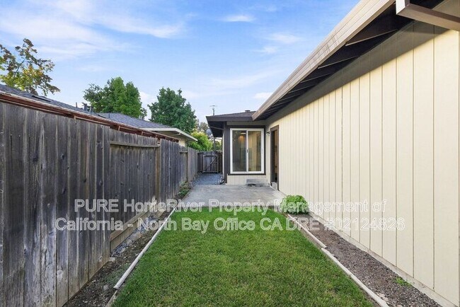 Building Photo - 5925 Montecito Blvd