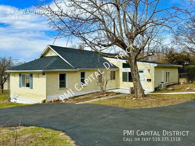 Building Photo - Gorgeous, Completely Remodeled, Spacious, ...